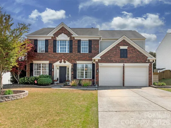 2306 Winthorp Ridge Rd, Charlotte, NC 28270
