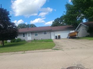 957 Liberty Ln, Fairmont, MN 56031