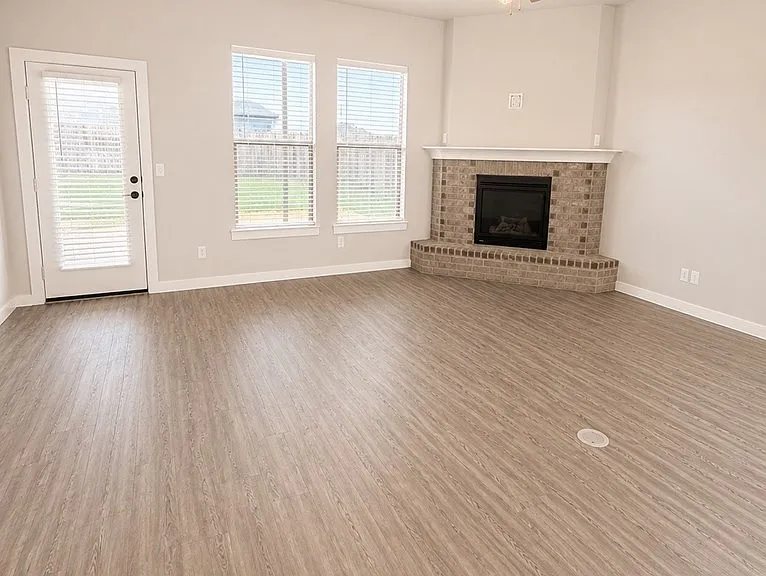 2617 Ivy Ct — Photo 9