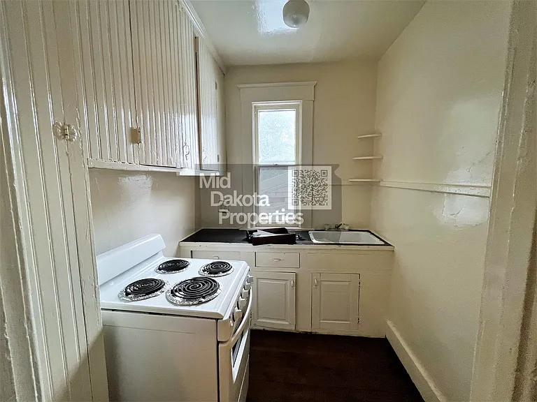 709 S Sanborn Blvd — Photo 13