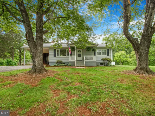 9576 Deer Hollow Ln, Warrenton, VA 20186