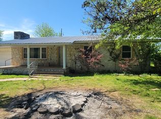 575 Two Mile Creek Rd, Newark, AR 72562