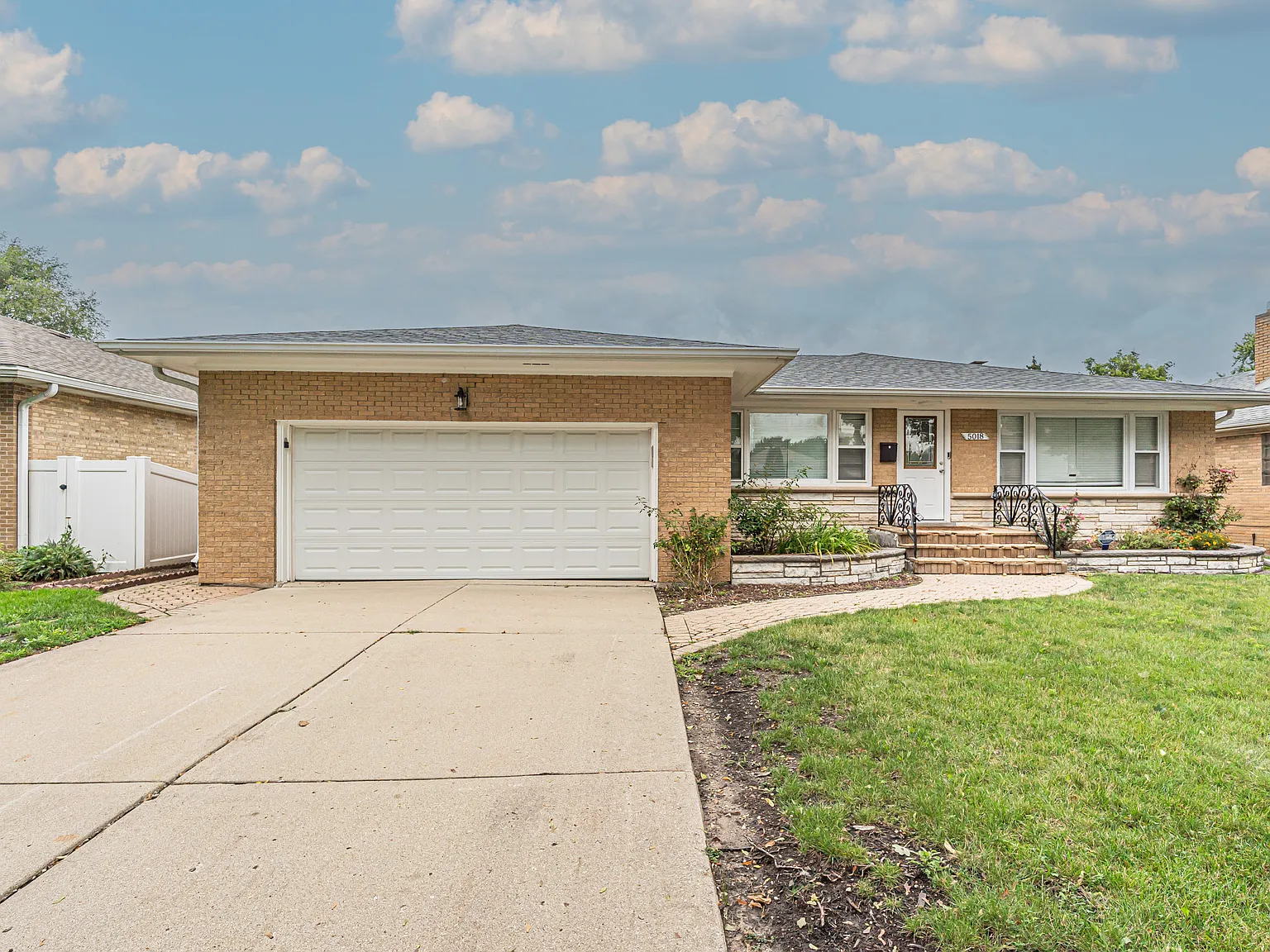 3 bed, 2070 sqft, $3,800 — Photo 3