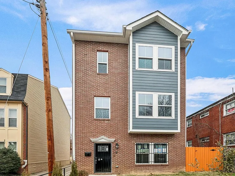 1726 Gainesville St SE — Photo 10
