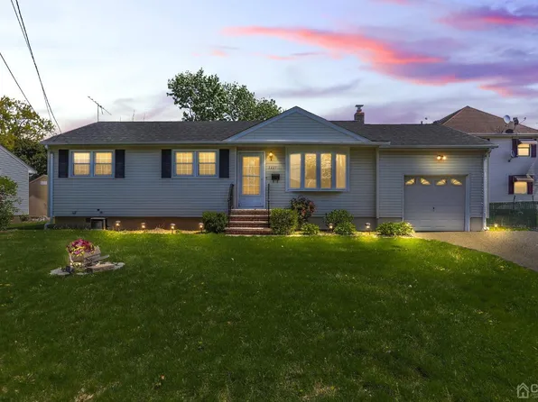 1117 Hanover St, Piscataway, NJ 08854