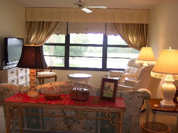 31 Plantation Dr APT 202, Vero Beach, FL 32966