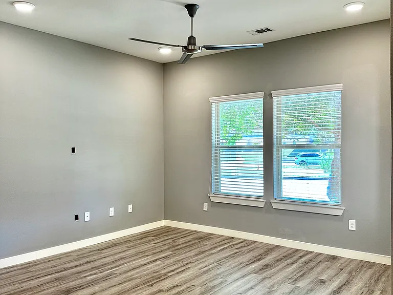 1523 Fiji St — Photo 5