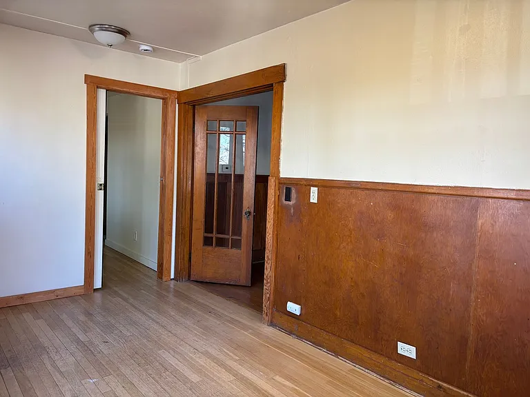 203 S Spring St — Photo 2