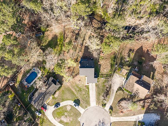 4th image of 606 Ridge Way