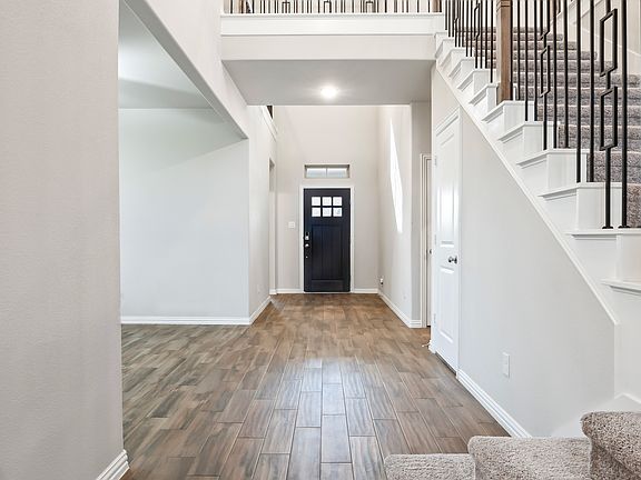 3rd image of 2607 Dakota Cir