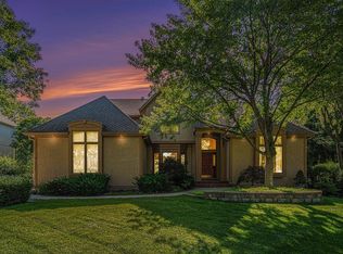 12504 Aberdeen Rd, Leawood, KS 66209