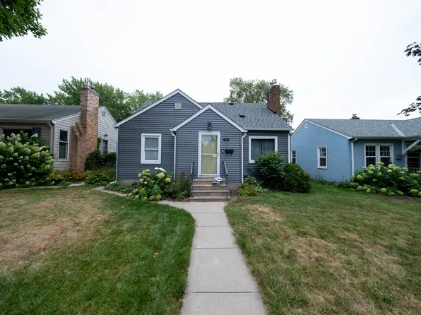 1606 Grotto St N, Saint Paul, MN 55117