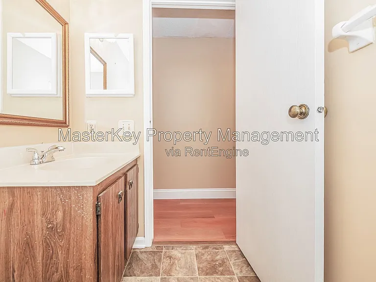 104 Castle Bay Ct — Photo 21