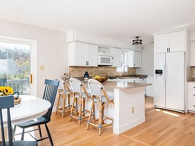 38 C St, Hull, MA 02045 | Zillow