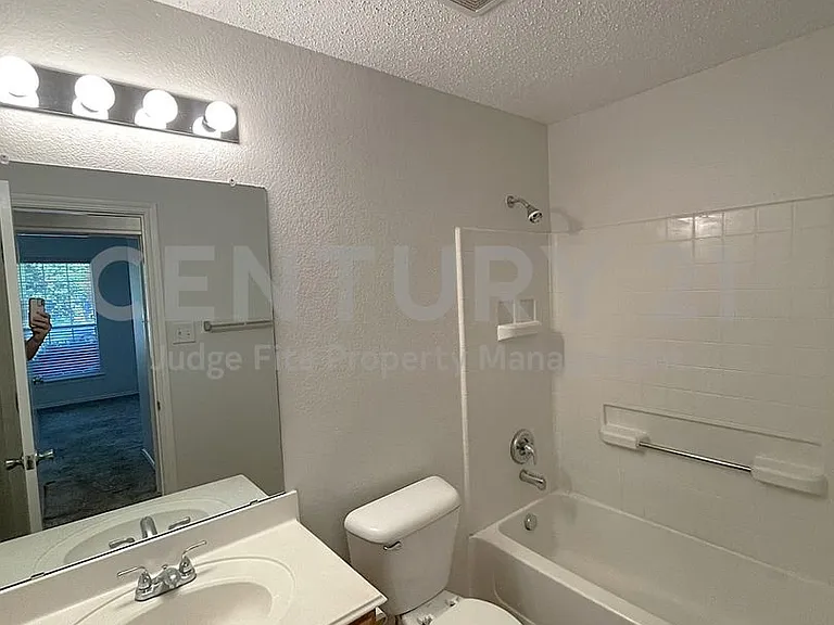 1616 Logan Dr — Photo 30