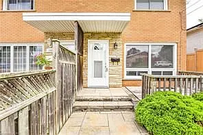 1027 Bernhardt St — Photo 4