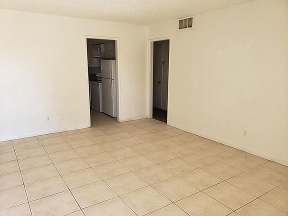 5th image of 316 Paul Ave