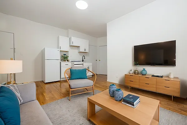 Rented by REAL New York | media 11