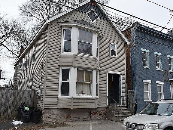 2nd image of 3235 6th Ave