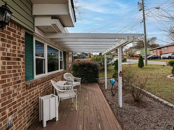 2nd image of 3040 Towerway Dr