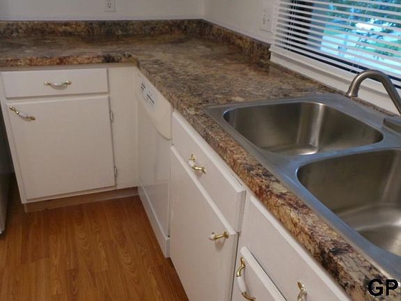 5th image of 7934 Cottonwood Ave