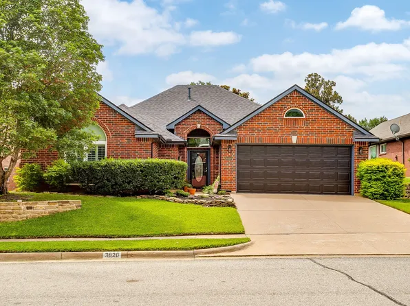3820 Misty Glen Ct, Bedford, TX 76021