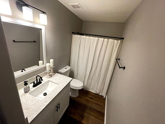4th image of 1436 E Cinnabar Ave APT A