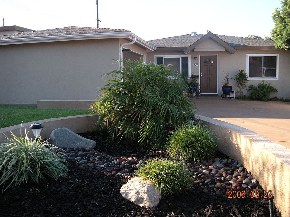 220 E Acacia Ave