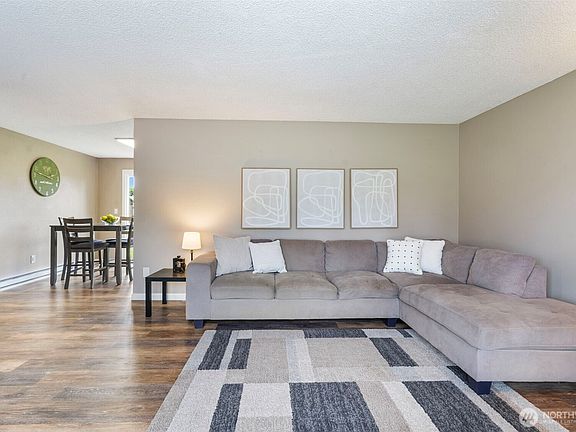 5th image of 720 32nd Avenue