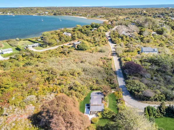 26 S Greenwich St, Montauk, NY 11954