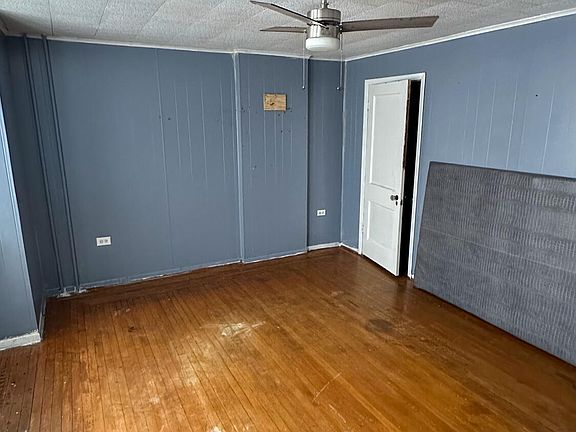 4th image of 348 S Oak St