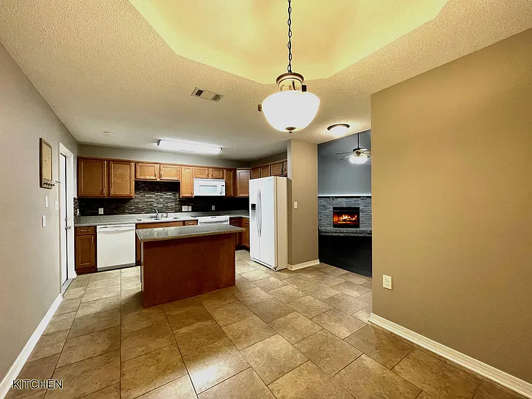 1054 Northview Dr — Photo 9