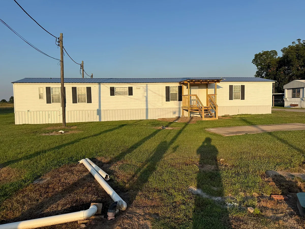 Building Photo - 3419 Highway 65 S #79