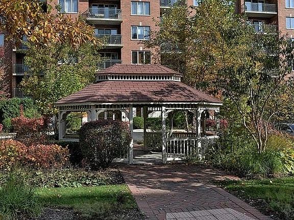 4th image of 430 Western Ave #502