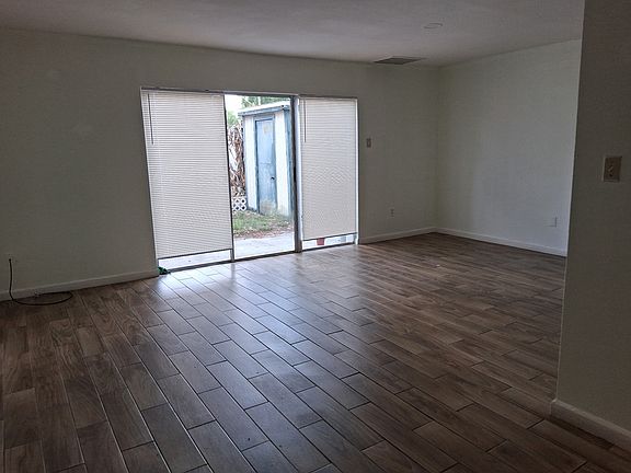 5th image of 5106 Tennis Court Cir #5106
