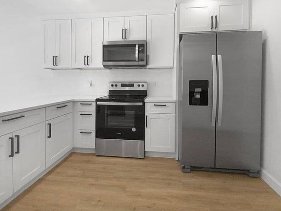 2nd image of 3419 Bunyan St