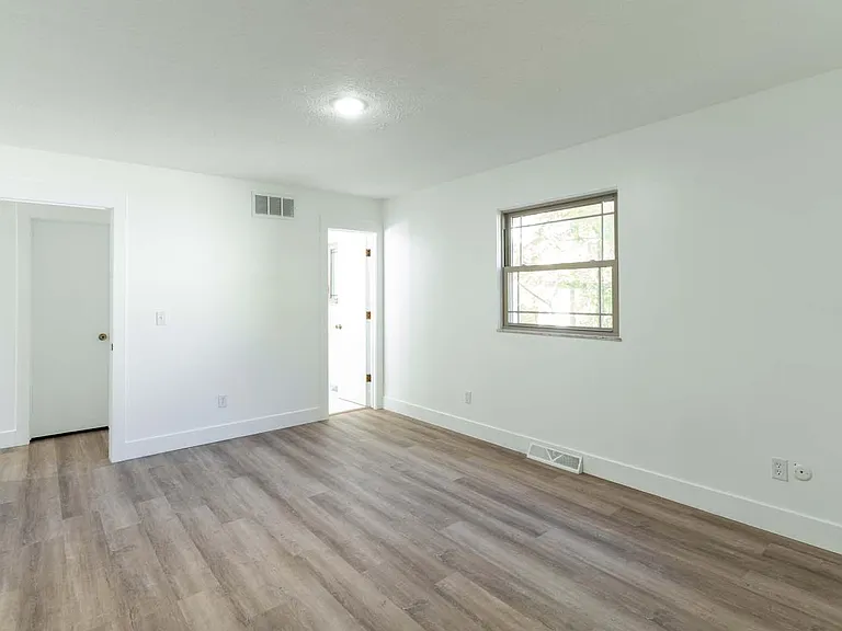 69 Groton Dr — Photo 17