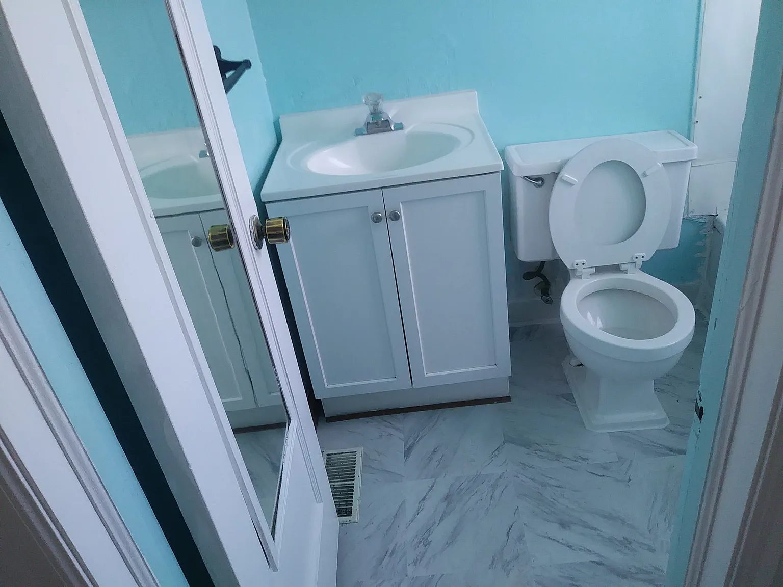 1 bed, 850 sqft, $1,200 — Photo 2