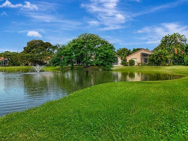 3 bed, 2264 sqft, $3,600 — Photo 4