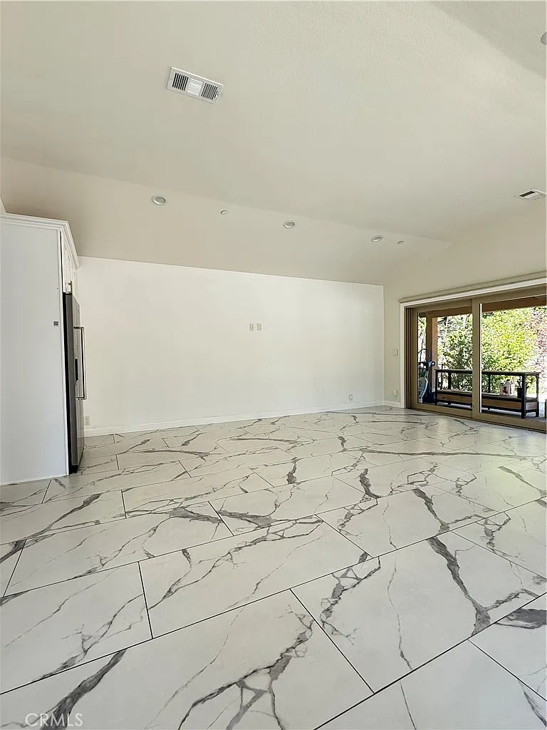 2 bed, 1200 sqft, $3,850 — Photo 4