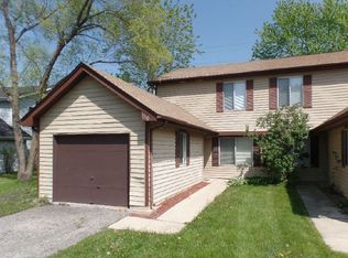 1250 Andover Cir, Aurora, IL 60504