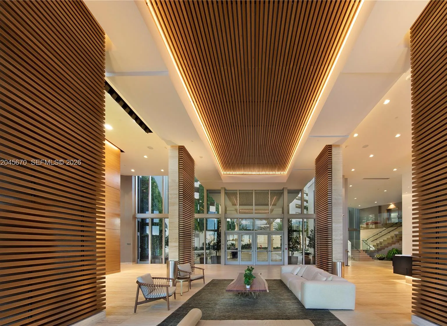 The Harbour North Condo — Photo 2