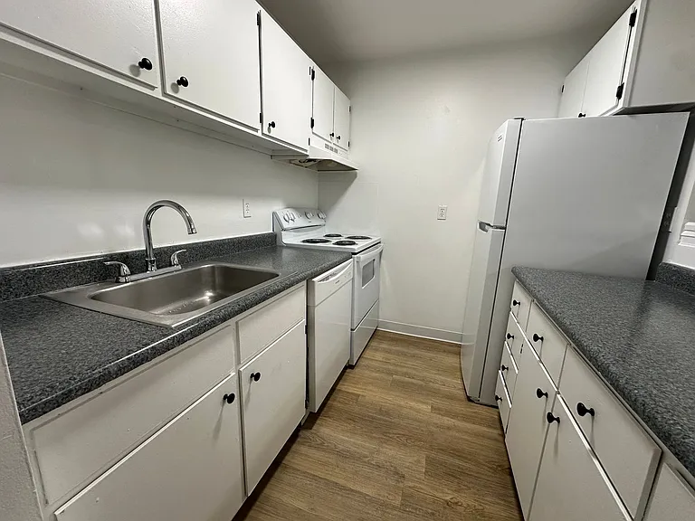 University Park Apartments near Cornell University — Photo 248
