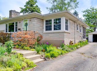 321 Bramton Rd, Bellewood, KY 40207