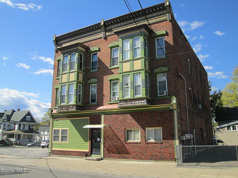 4th image of 70 North Street
