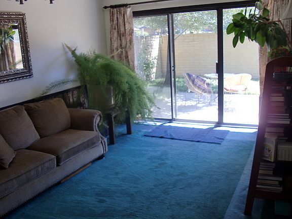 FAMILY ROOM OR FORMAL DINING