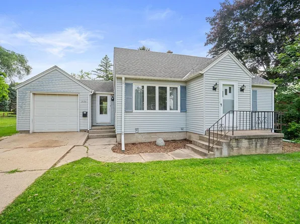 2123 Salisbury ROAD, West Bend, WI 53090