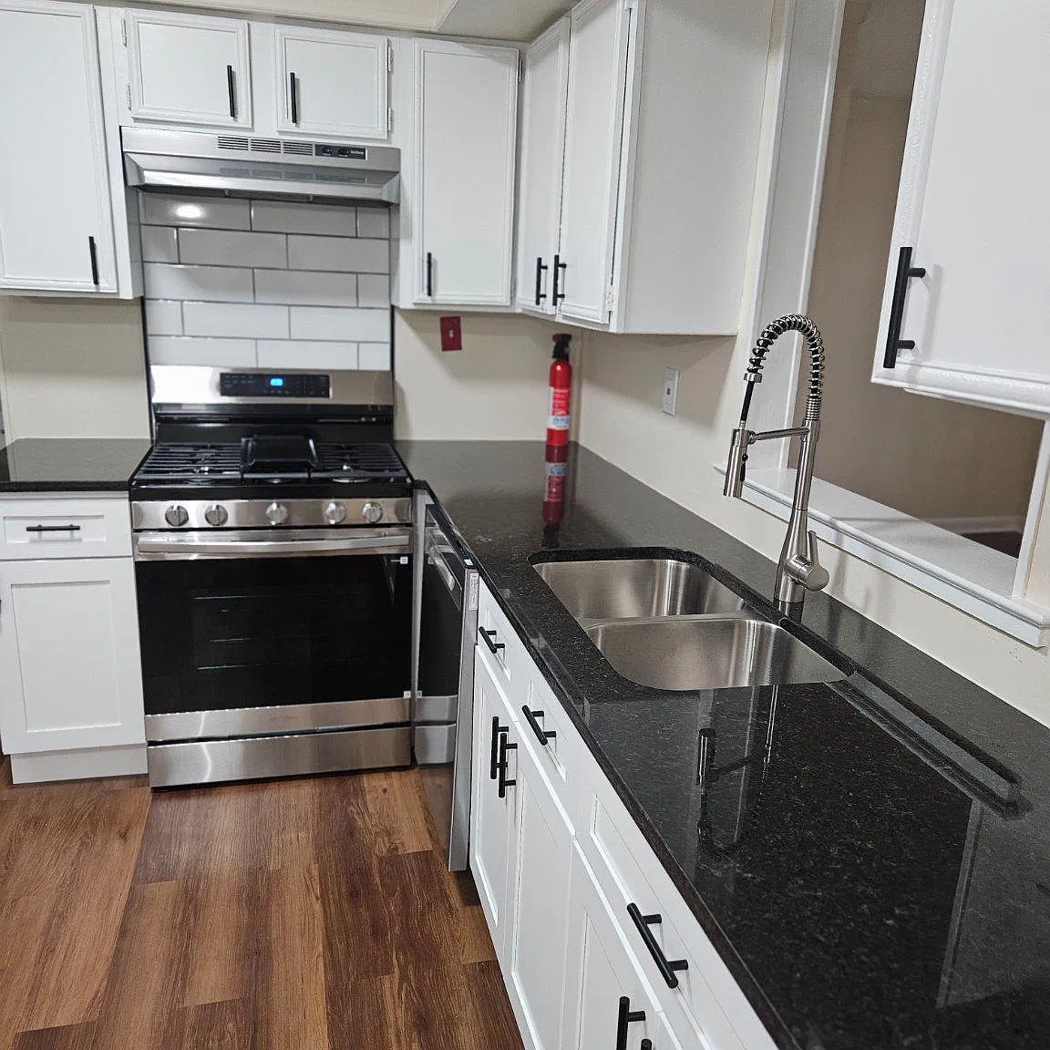 3 bed, 2.5 bath, 1988 sqft, $2,700 — Photo 4