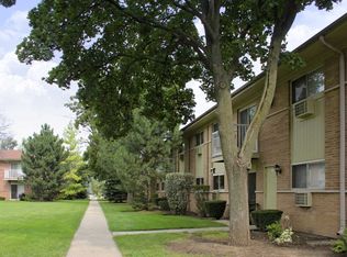 Pebblewood Court Apartments, Hanover Park, IL 60133