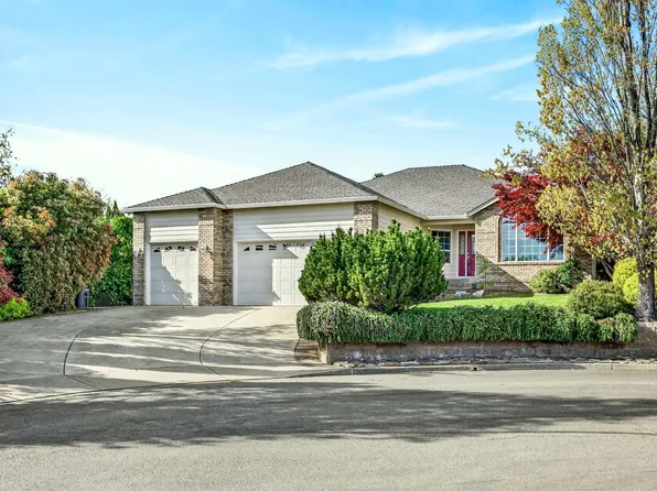 2855 Shanteal Pl, Medford, OR 97504